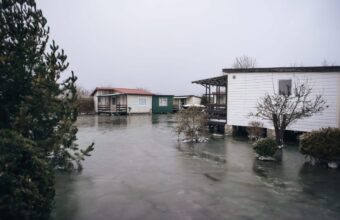 Polonya’nın Kuzeyinde Fırtına Alarmı: Su Seviyeleri Yükseliyor ve Hidrolojik Risk Sürüyor