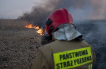 Polonya’nın Strzegom Kentinde Yasa Dışı Atık Sahasında Büyük Yangın