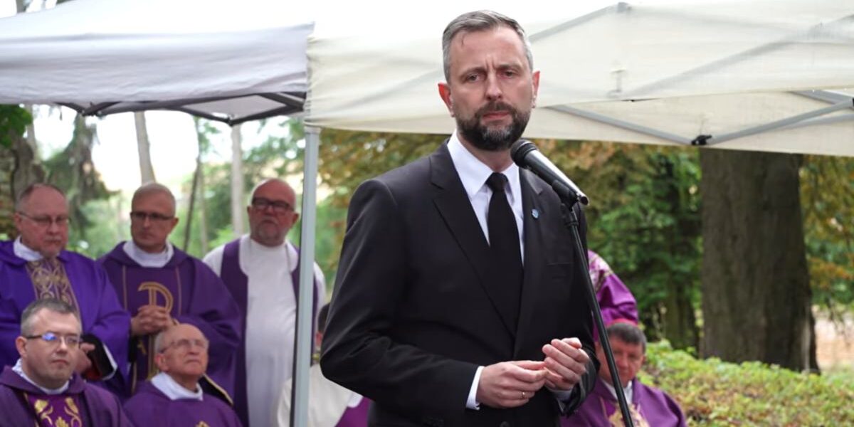 Polonya Savunma Bakanı Kosiniak-Kamysz’den Volyn’de Anma Mesajı