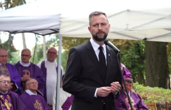 Polonya Savunma Bakanı Kosiniak-Kamysz’den Volyn’de Anma Mesajı