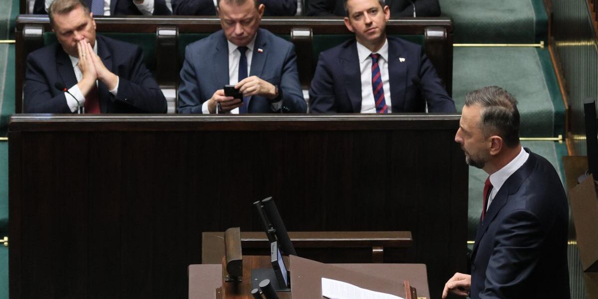 Polonya Savunma Bakanı Kosiniak-Kamysz Sejm’de Rus Füzesinin Geliş Sürecini Anlattı