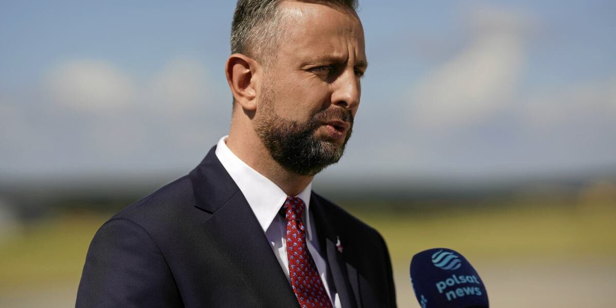 Polonya Savunma Bakanı Kosiniak-Kamysz, Volhynia Katliamı’nın 83. Yılında Anma Törenine Katıldı
