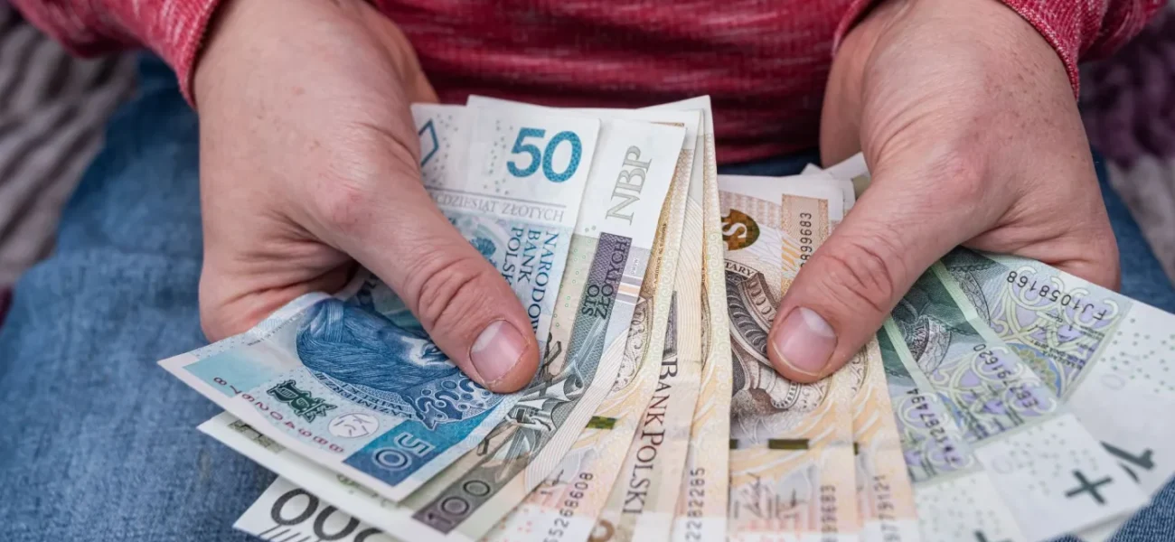 Sosyal Emekli Maaşı Tamamlayıcı Desteği 2026: ZUS Ek Ödemeleri ve Yeni Düzenlemeler