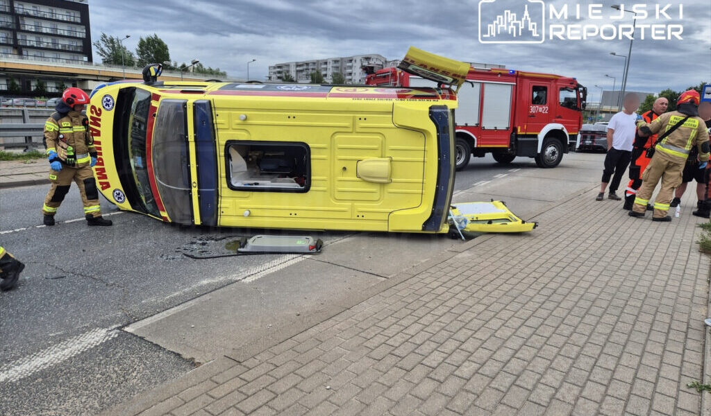 Varşova’da ambulans ile otomobil çarpıştı: Kaza anı ve detaylar