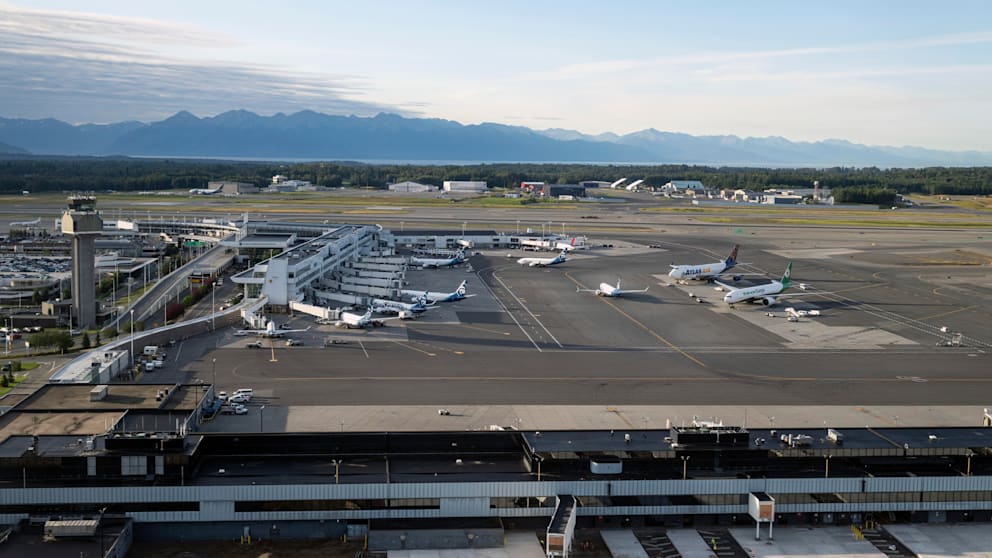 Alaska’da Charter Uçağı Düştü: 8 Kişi Hayatını Kaybetti