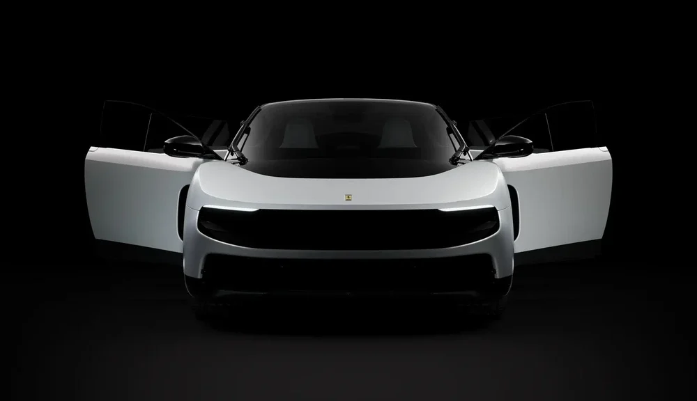 Ferrari’nin İlk Elektrikli Modeli Luce’un İlk Üretimi Açık Artırmada 35 Milyon Avroya Satıldı