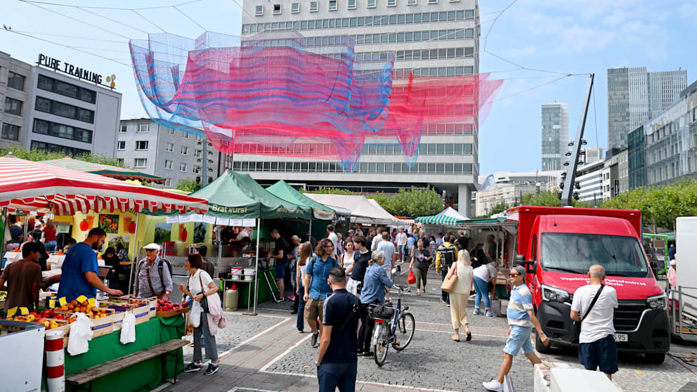 Frankfurt’taki 2,3 Milyon Euroluk Dev Ağ Projesi İhalesiz Verilmesi Nedeniyle Tartışma Yarattı
