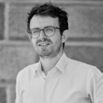 Paris’te Bir Kamyonun Kabininde 58 Göçmen Bulundu