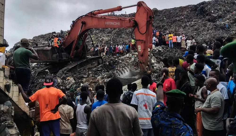 Gine’nin Başkenti Conakry’de Çöp Dağının Çökmesi Sonucu En Az 22 Kişi Yaşamını Yitirdi