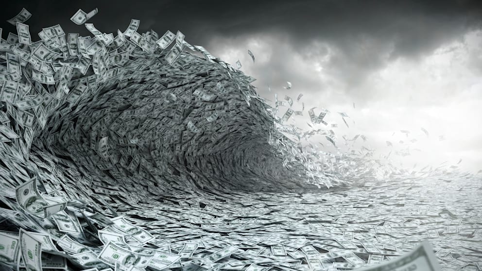Küresel Borç Yükü ve Artan Faizler Finansal Piyasalar İçin Risk Oluşturuyor