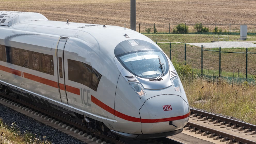Sachsen-Anhalt’ta Tren Kazası: 45 Yaşındaki Kadın Hayatını Kaybetti