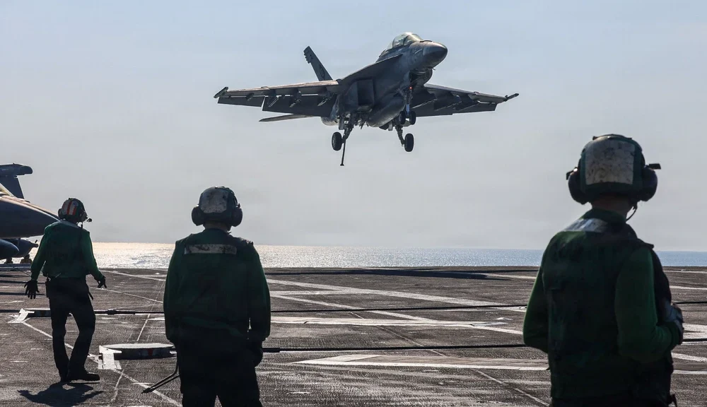 USS Abraham Lincoln Tayland Limanına Doğru İlerliyor