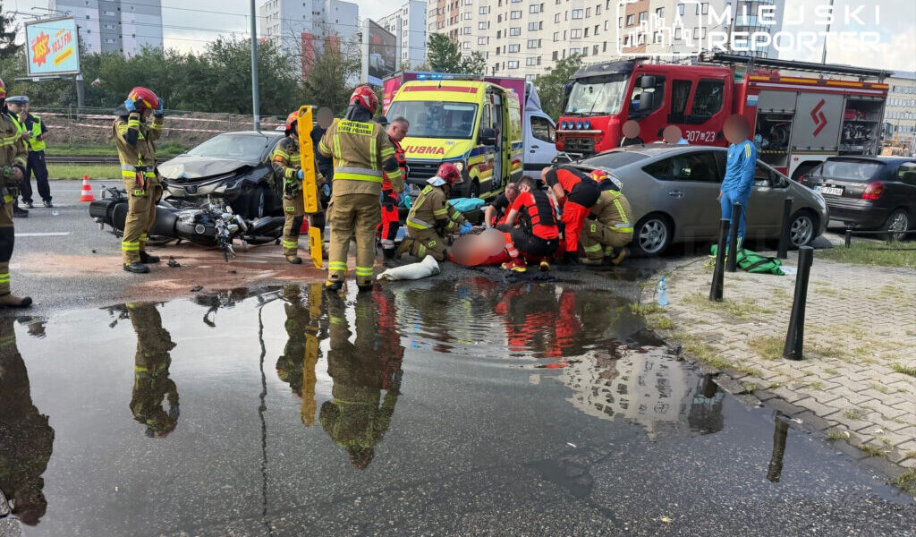 Varşova’da Motosiklet ve Otomobil Çarpıştı: Ağır Yaralı Sürücü Hastaneye Kaldırıldı
